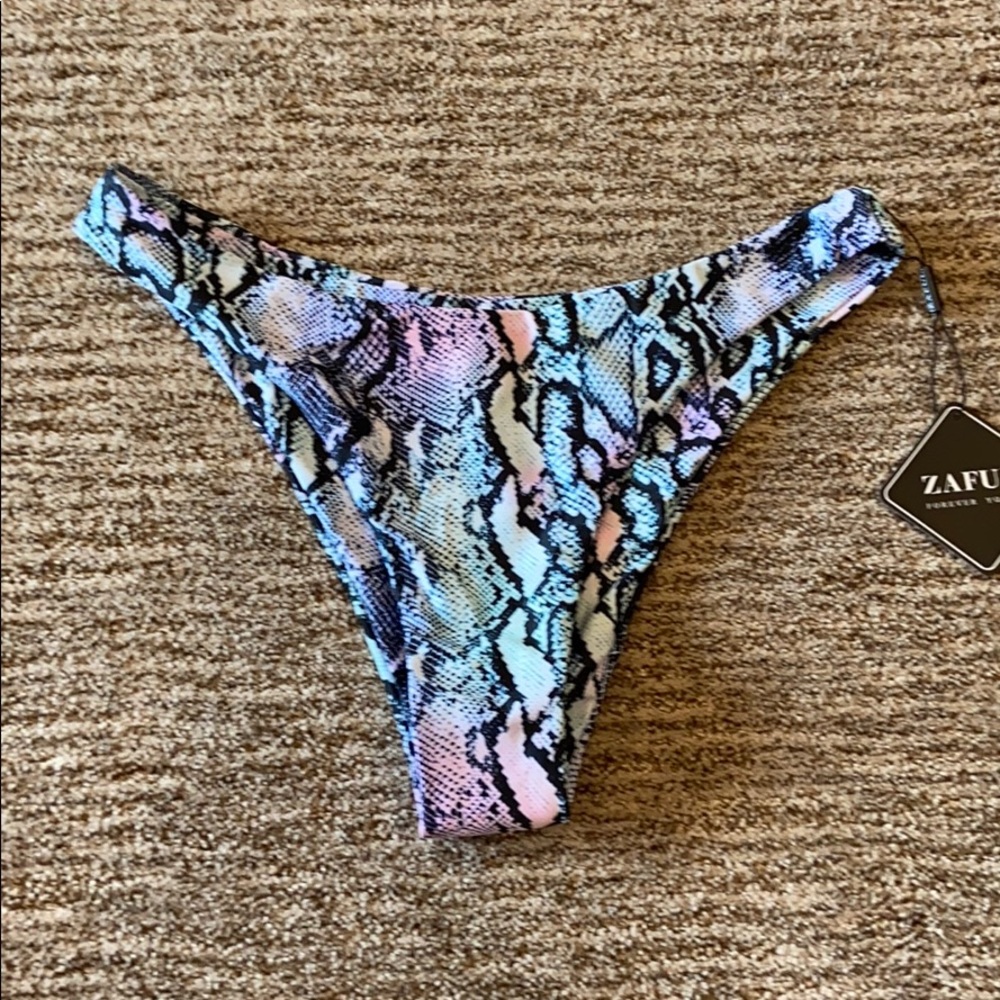 Bikini bottoms